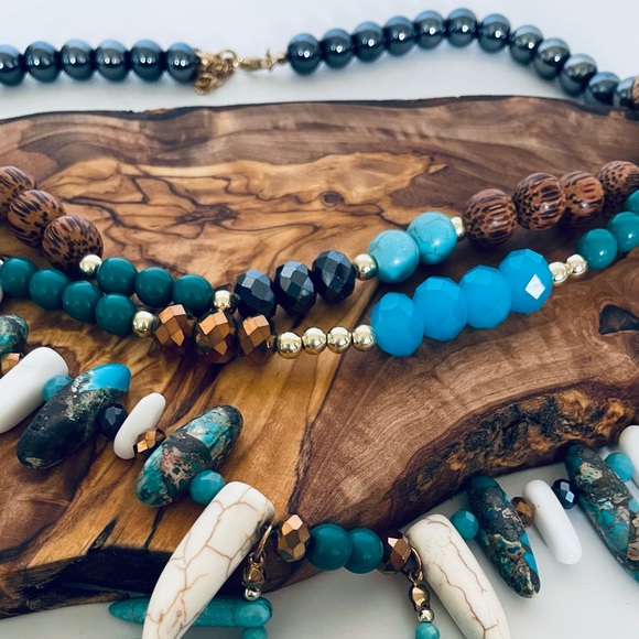 Necklaces - Picture 3 of 7